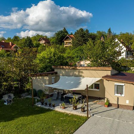 Fekete Orchidea Apartman Balatonkenese Bagian luar foto
