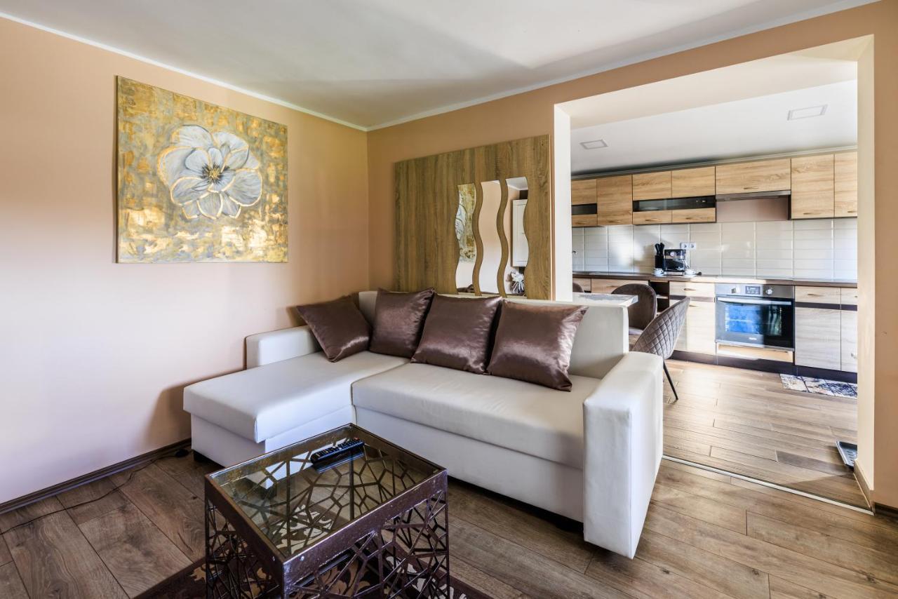 Fekete Orchidea Apartman Balatonkenese Bagian luar foto