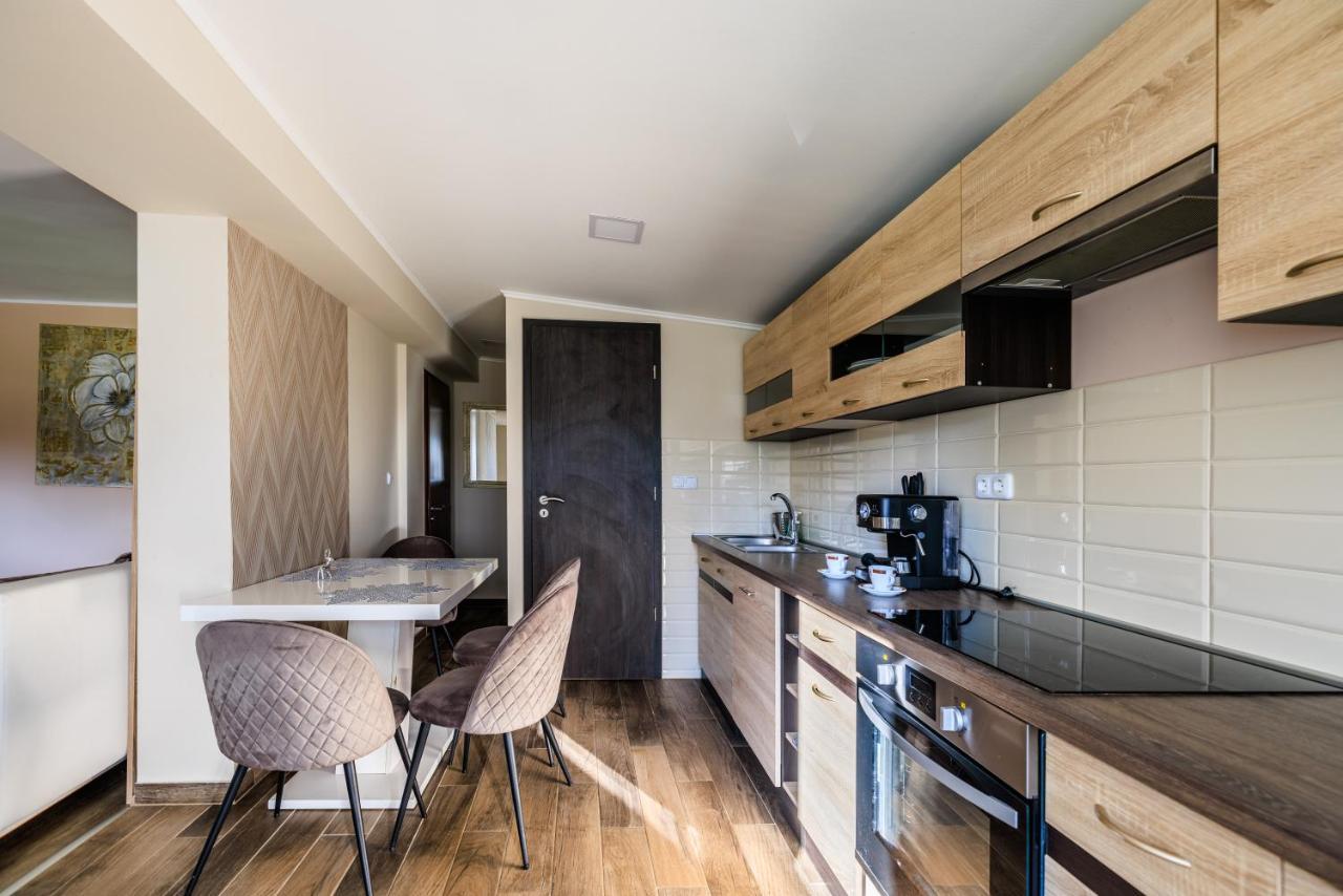Fekete Orchidea Apartman Balatonkenese Bagian luar foto