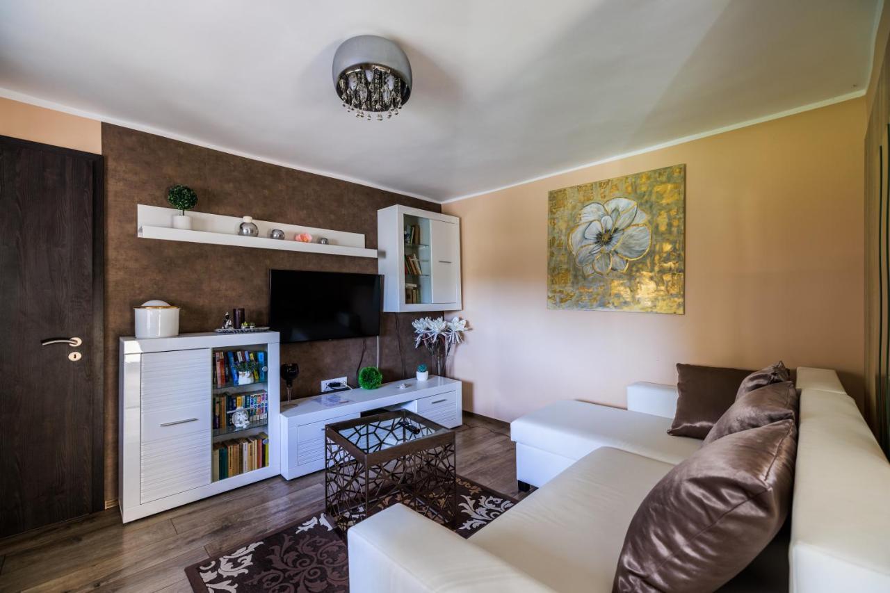 Fekete Orchidea Apartman Balatonkenese Bagian luar foto