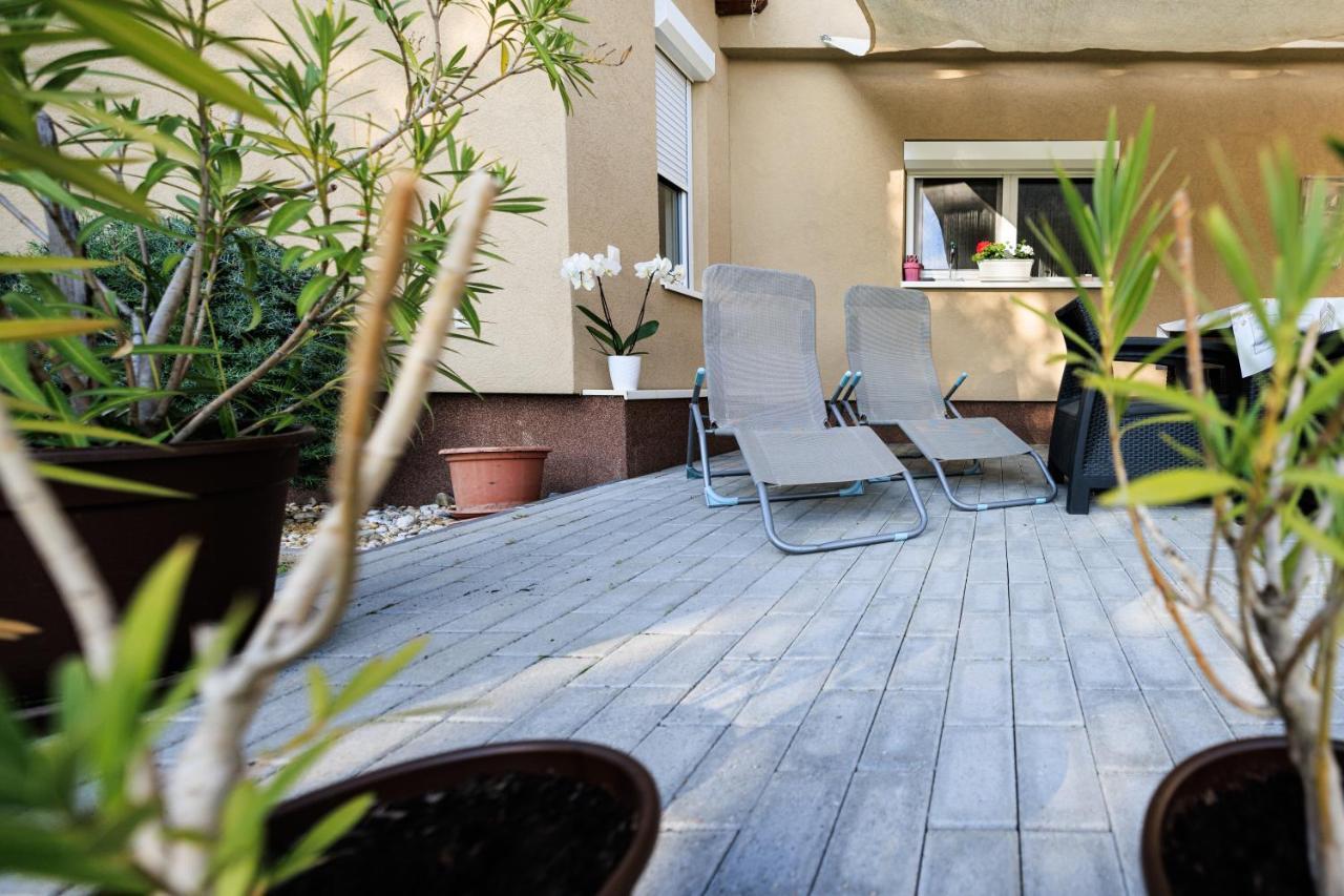 Fekete Orchidea Apartman Balatonkenese Bagian luar foto