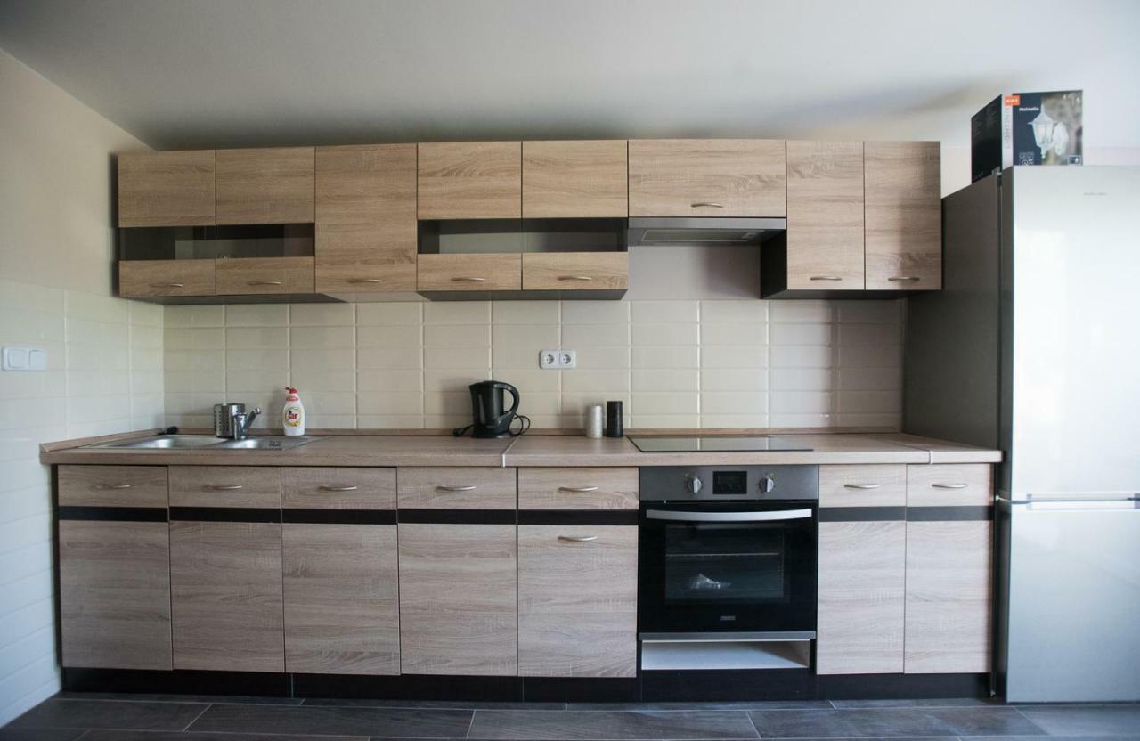 Fekete Orchidea Apartman Balatonkenese Bagian luar foto