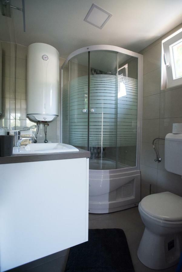 Fekete Orchidea Apartman Balatonkenese Bagian luar foto